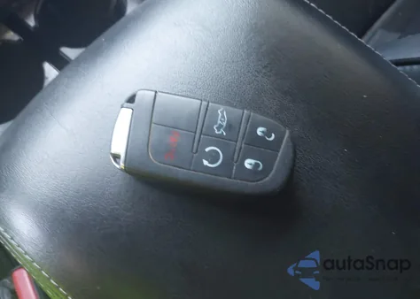 2018 Chrysler 300 Limited из США, поврежденный, VIN 2C3CCAKG3JH300086